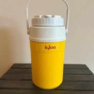 Rare Vintage 1981 Yellow Igloo Half Gallon Water Jug